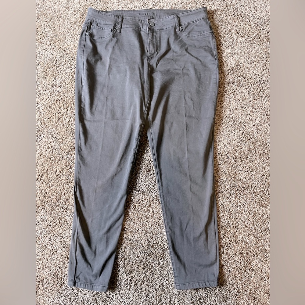 Womens Maurice’s Grey colored Jeggings  size XL